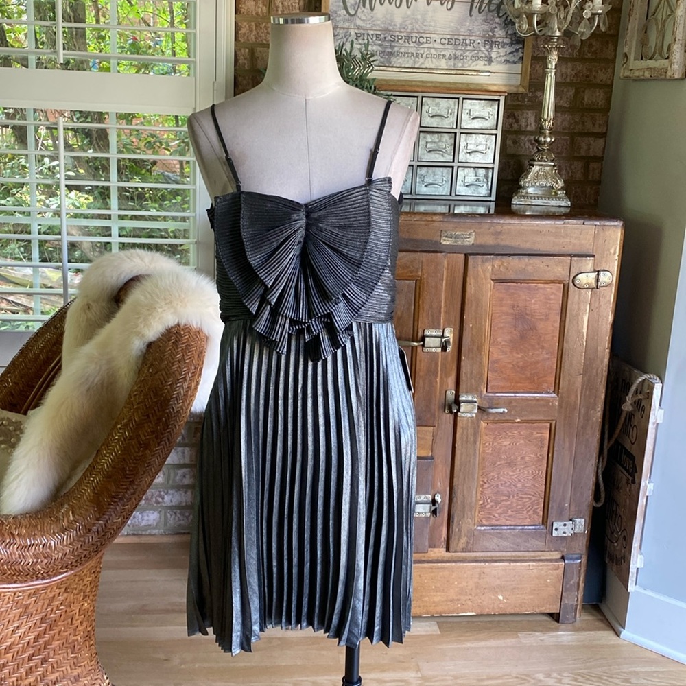 EXPRESS GRAY PLEATED SPAGHETTI STRAP FORMAL DRESS MEDIUM NEW